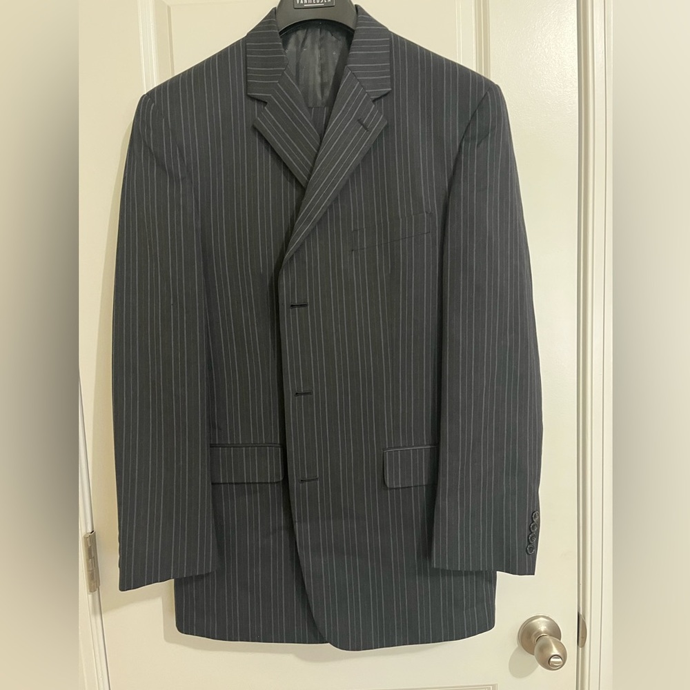 Men’s Van Heusen Suit